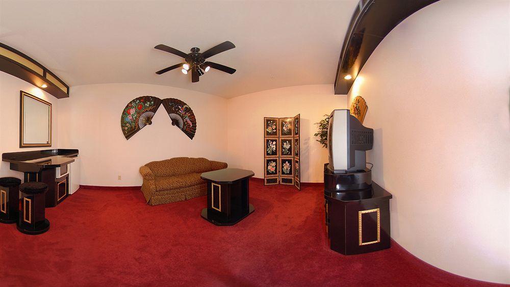 Comfort Suites Auburn Near I-69 Экстерьер фото