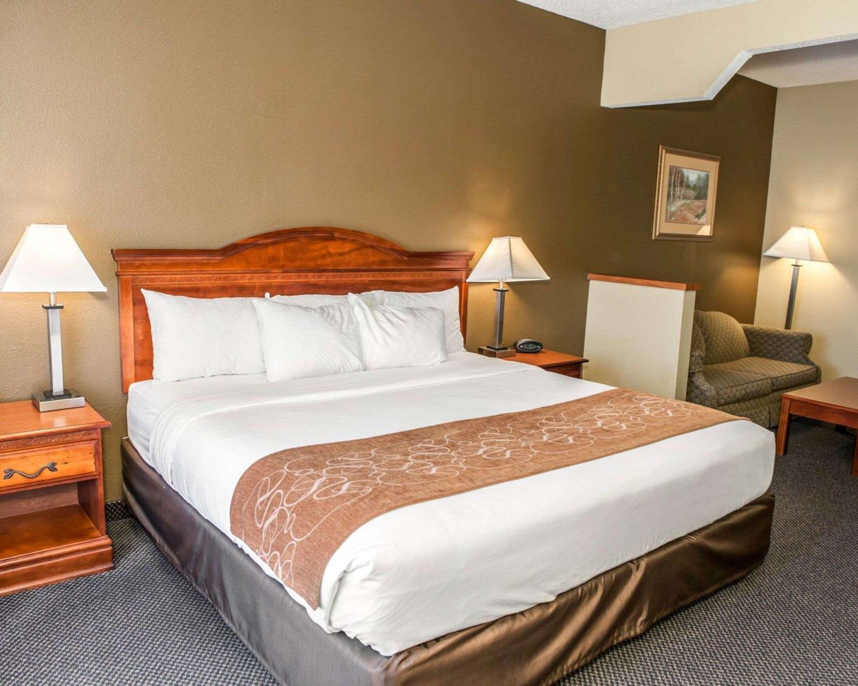 Comfort Suites Auburn Near I-69 Экстерьер фото