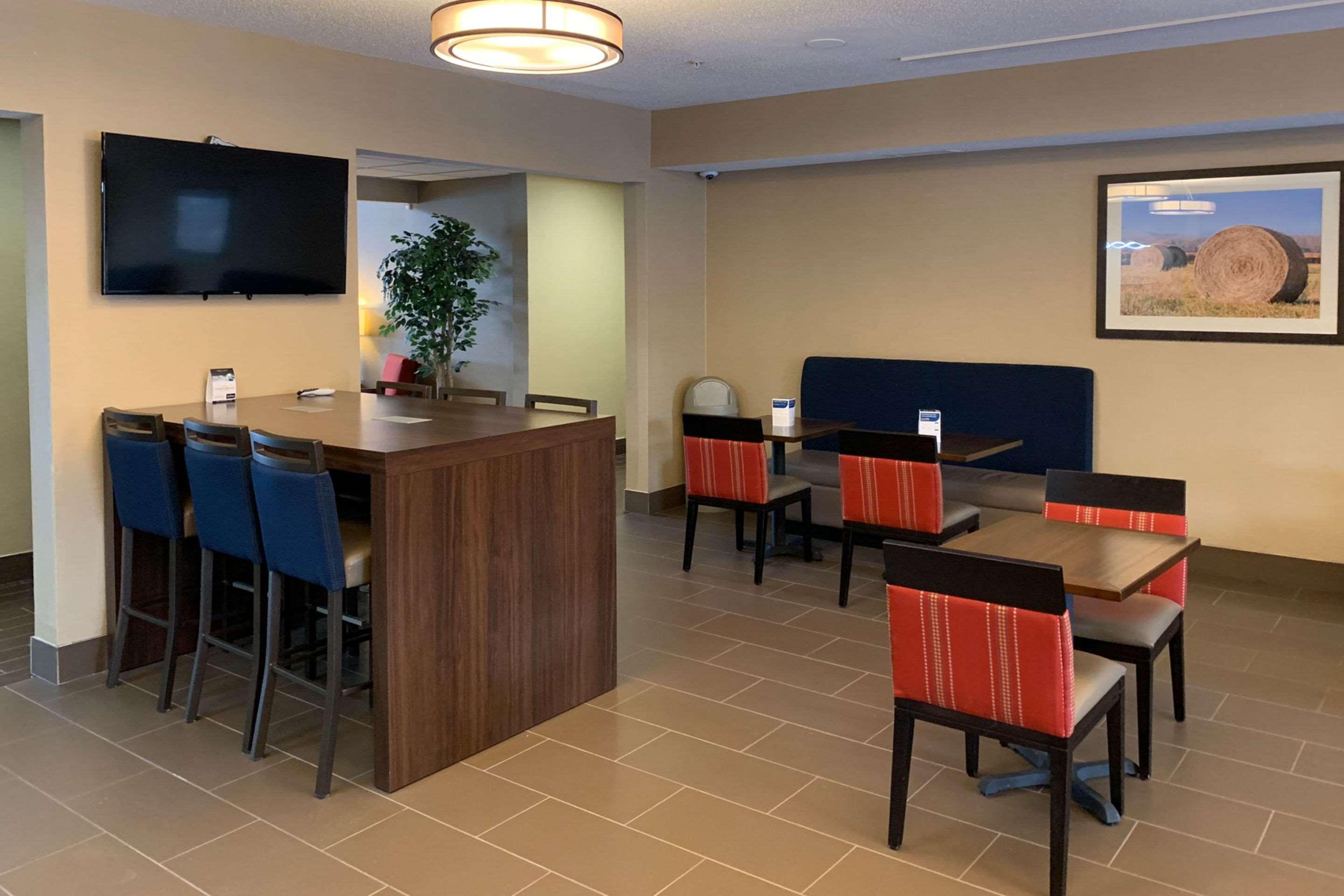 Comfort Suites Auburn Near I-69 Экстерьер фото