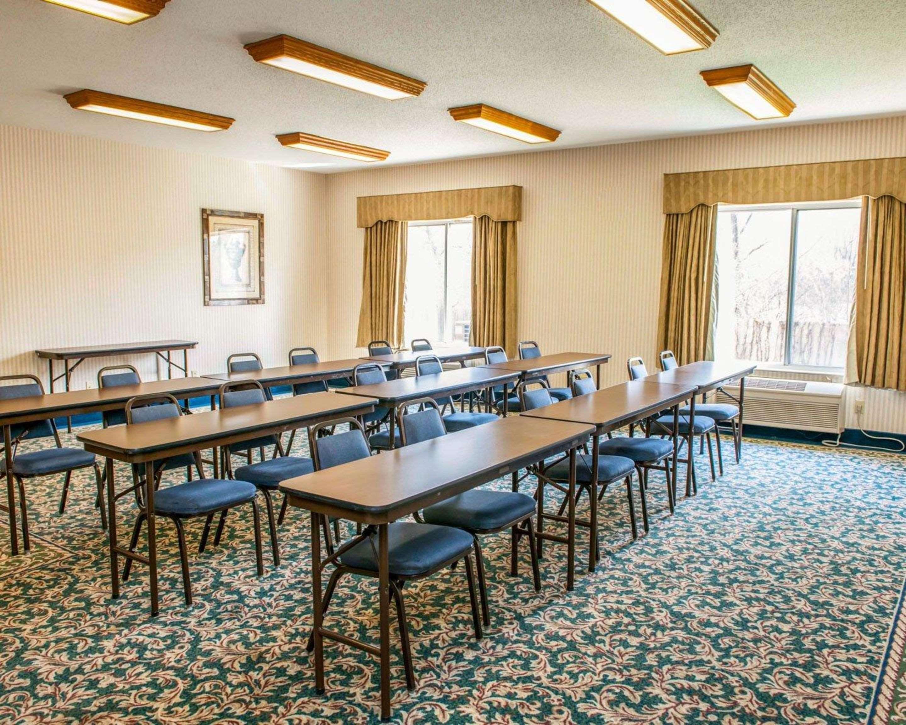 Comfort Suites Auburn Near I-69 Экстерьер фото