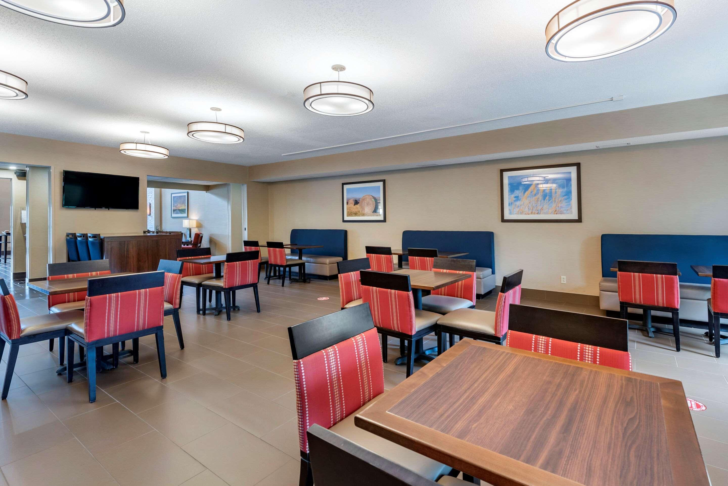 Comfort Suites Auburn Near I-69 Экстерьер фото