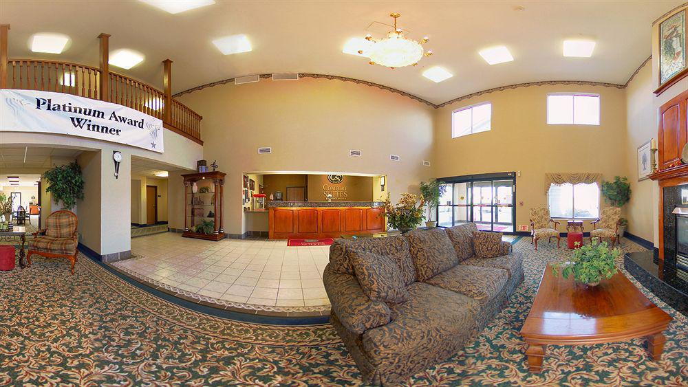 Comfort Suites Auburn Near I-69 Экстерьер фото